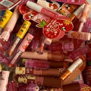 Free lip product with purchase limit 1!